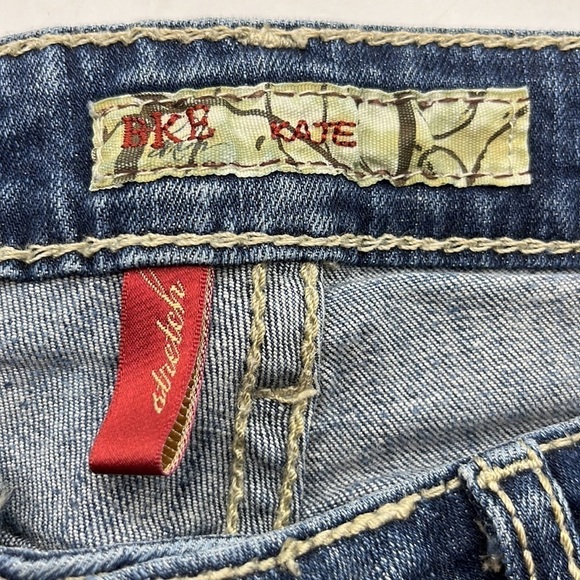 BKE Denim Kate Capri Stretch Mid Rise Size 27 - Picture 8 of 16